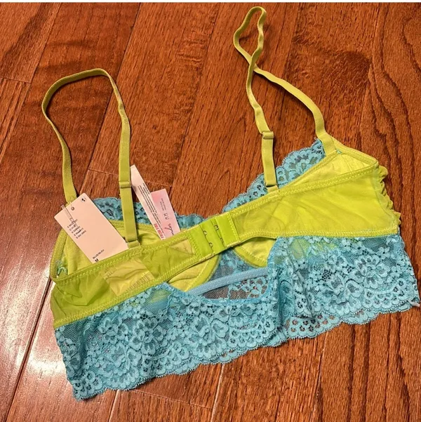 Urban Outfitters NWT Out From Under Naomi Longline Lace Bralette - Image 3