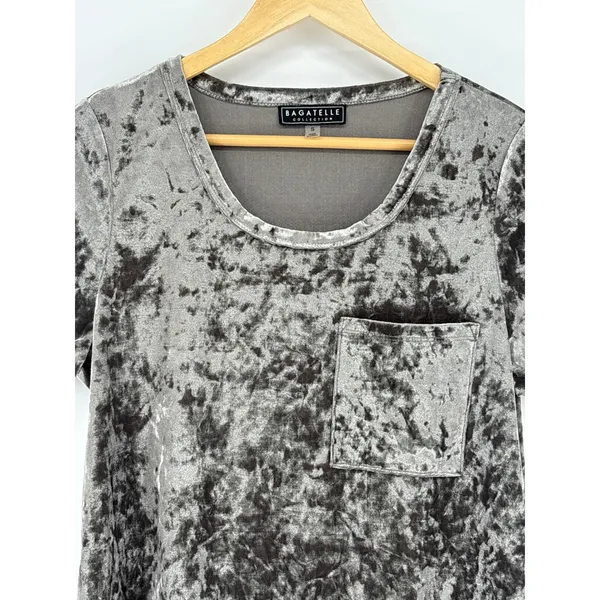Bagatelle‎ Collection Silver Gray Crushed Velvet Pocket Tee Top Size Small - Image 3