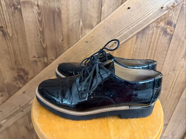 Franco Sarto Women’s Size 6 Black Patent Leather look Lace-Up Oxford Shoes - Image 3