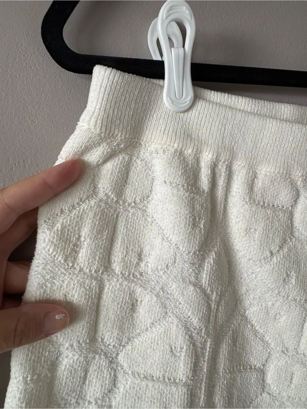 Roller Rabbit x Target NWT Women’s White Terry Embossed Daisy Shorts XL - Image 5