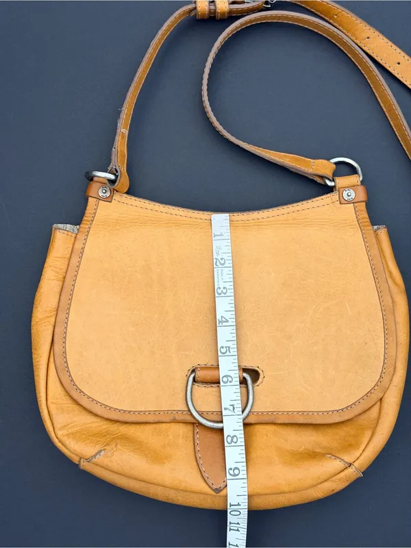 Frye leather saddle bag, crossbody bag, tan 10"x9.5" - Image 3
