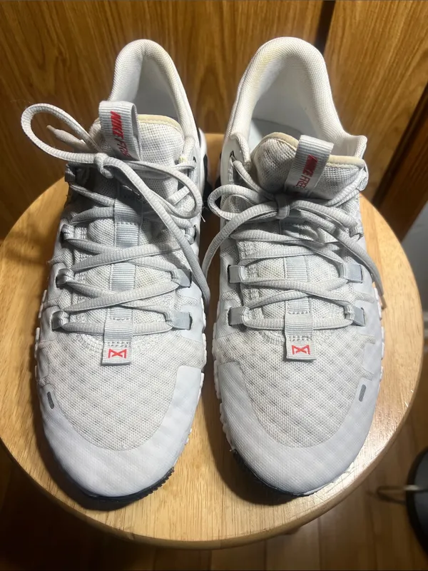 Nike Women's Light Gray and White Training Sneakers - Image 7