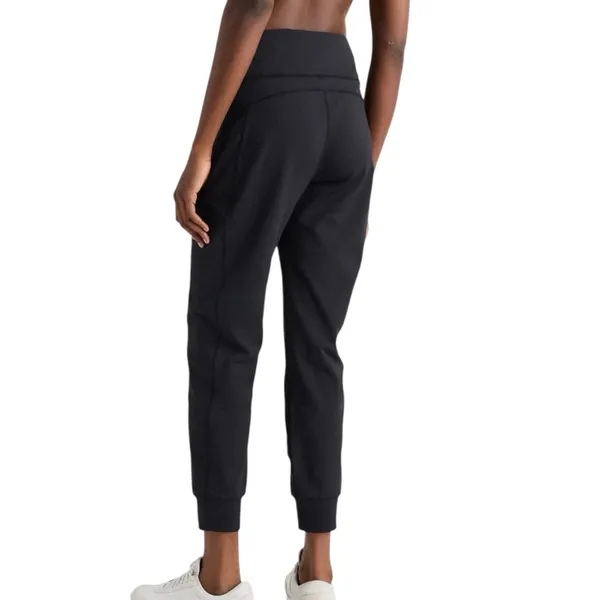 NWT Quince Whistler Mid Rise Thermal Joggers in Black Womens Size Medium - Image 3