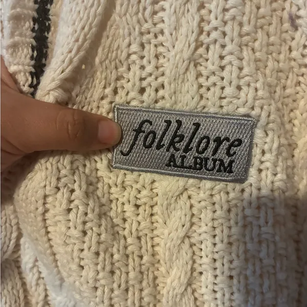 Chunky Cream Cable Knit Cardigan with Contrast Trim - Image 6