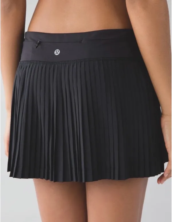GORGEOUS LULULEMON WORKOUT SKIRT SIZE 4!!! adjustable waist and fits me as a size 2 - Image 4