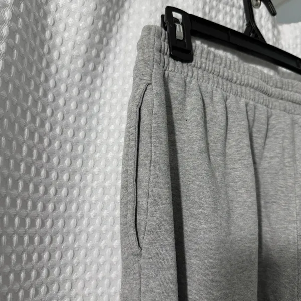 Peloton Women’s Gray Soft Fleece Sweatpant Size Medium - Image 6