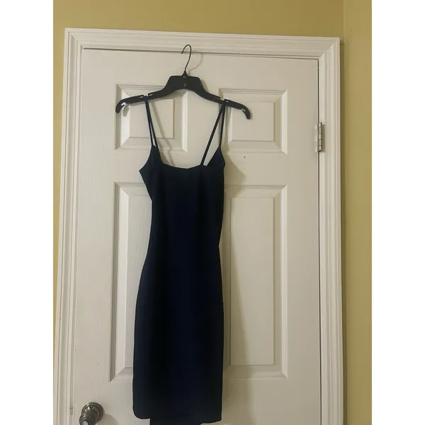 Pretty Little Thing Boutique Lauriell Navy Wrap Front Crepe Party Dress Sz 2 NEW - Image 5