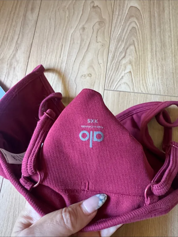 ALO Yoga Red V‑Neck Bralette Crop Top - Image 4