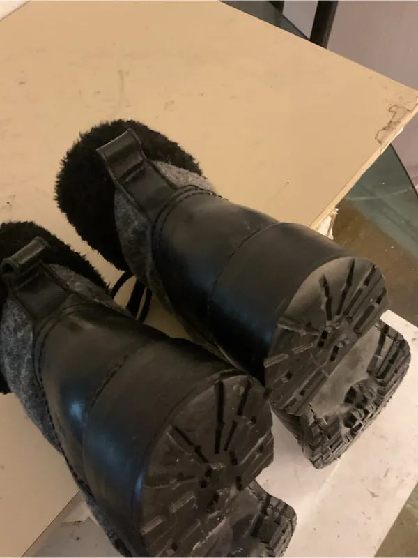 Frye women Black Leather and Gray Wool Lace-Up Shearling Samantha Boots US 8 - Image 3