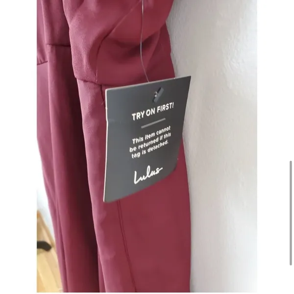 NWT Lulu's Halter Sleeve Mini Dress w/ Keyhole Details Maroon Size Medium - Image 5