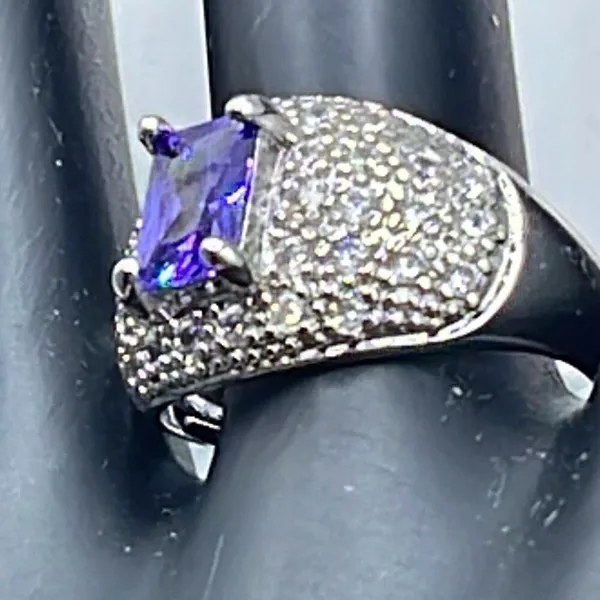 Boutique Silver plated & amethyst ring size 9. - Image 4