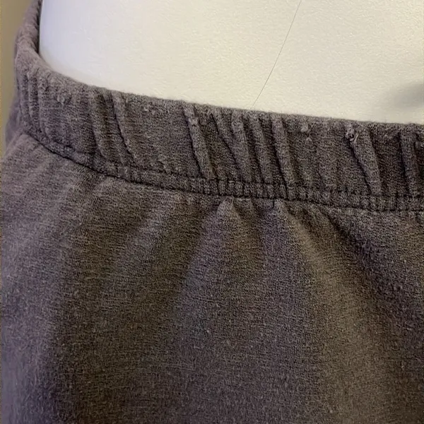 Vici Heather Gray Distressed Lounge Short Shorts w/ Elastic Waist and Pockets- M - Image 2