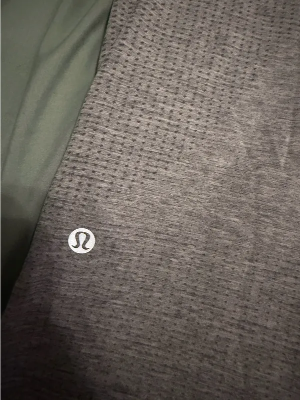 Lululemon Metal Men’s Vent Shirt Grey - Image 3