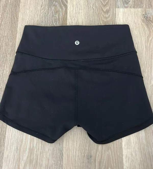 Lululemon Shorts 2.5" Black - Image 2
