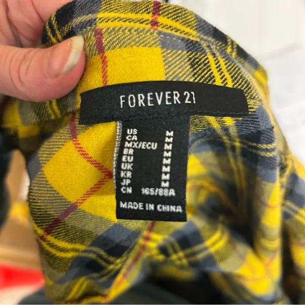Forever 21 Yellow Plaid Cropped Flannel Distressed Grunge Button Up Size Medium - Image 6