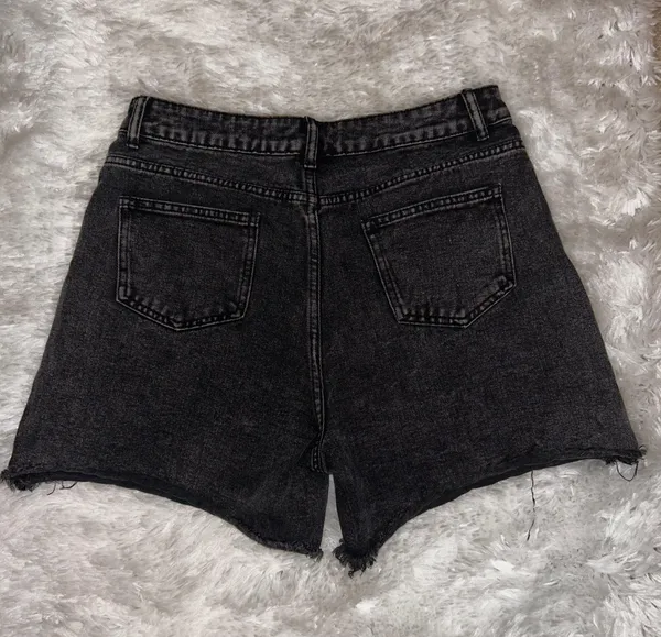 Romwe Raw Hem Shorts - Image 2