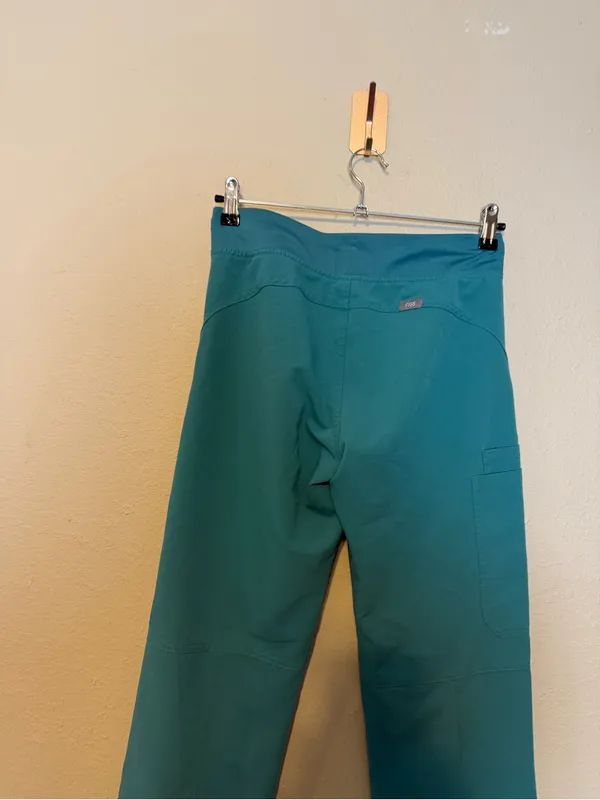 FIGS Casma Three Pocket Scrub‎ Top Green V-Neck FW1100 Size Small - Image 2
