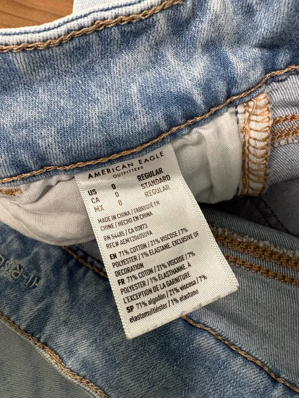American Eagle Jeans - Image 4