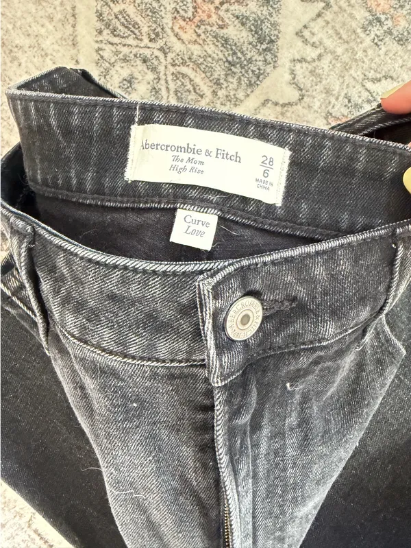 Abercrombie Jeans - Image 4