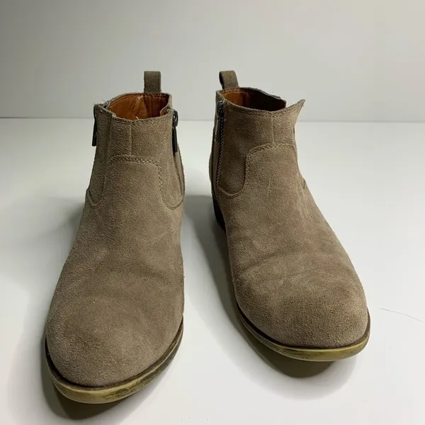 Lucky Brand tan betwixt suede‎ booties size 8 - Image 2