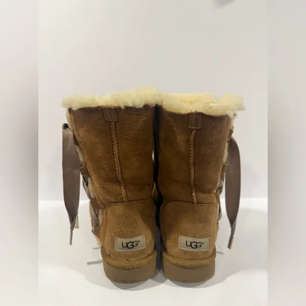 UGG Bailey Bow Boots Women’s 9 Chestnut Suede Shearling Lined Winter Boots - Image 5