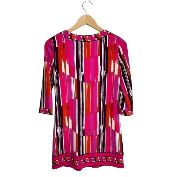 BcbgMaxAzria Dress Size XXS Psychedelic Mod Shift 3/4 Sleeve Multicolor‎ V Neck - Image 2