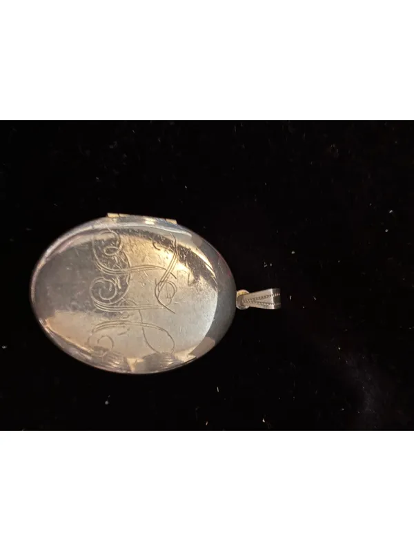 Vintage Oval Locket Pendant, Intricate Hand-Engraved All-Over Floral Design - Image 3