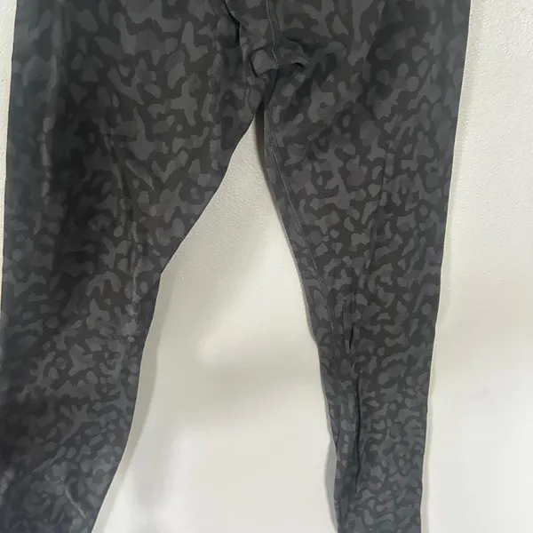 Lululemon Align High Rise Camo Leopard Print Leggings Size 4 Black Gray - Image 6