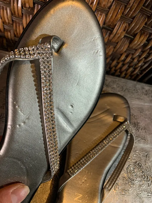 Italian Shoemakers Silver Rhinestone Sandals Size 8 - Image 5