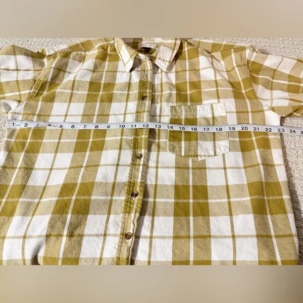 Universal Threads Mustard and White Plaid Button-Up Shirt - Image 4