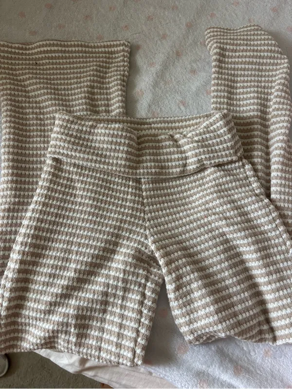 Textured Knit Wide-Leg Lounge Pants in Cream & White - Image 3