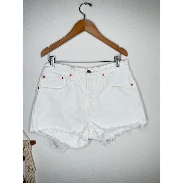 Denizen from Levi's White Shorts 501 Frayed Hem Distressed Casual Size W30 - Image 2