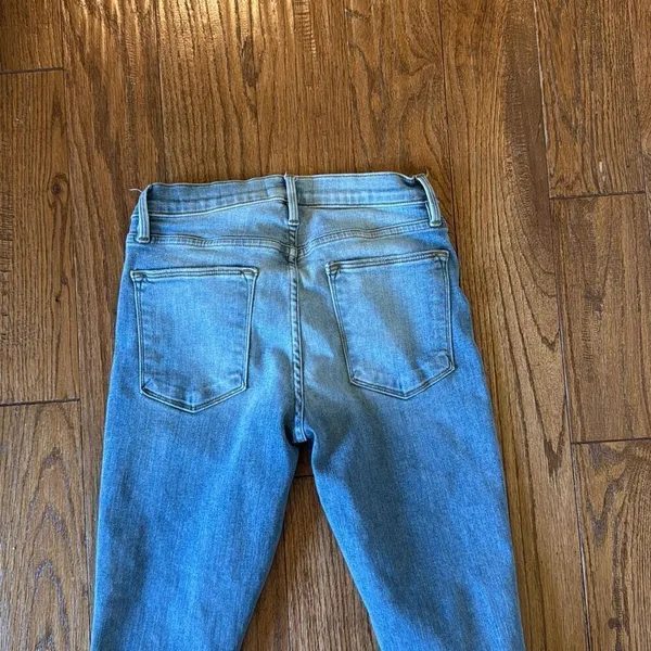Frame Le High skinny distressed knee jeans size 26 - Image 12