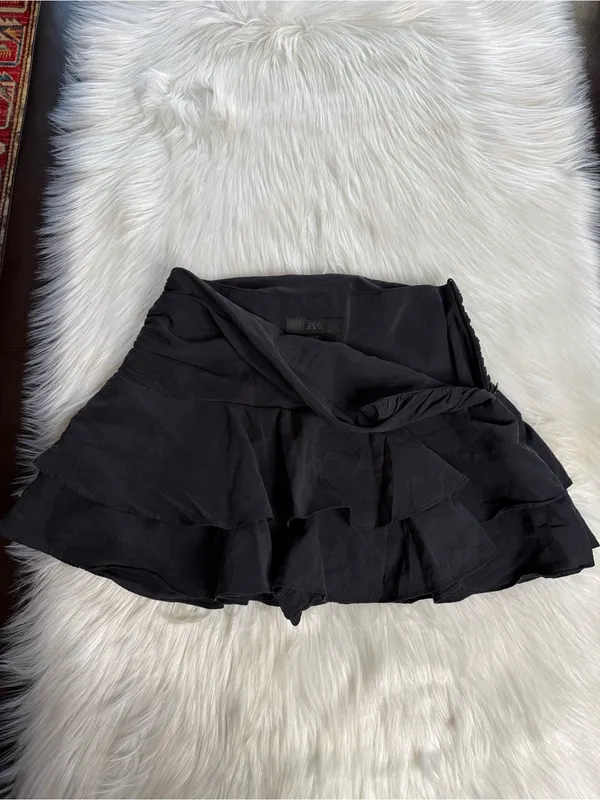 Zara Black Ruffle Hem Mini Skort - Image 5