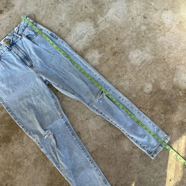 Cotton On Light Wash Distressed High Waist Stretch Mom Jeans Size 8 US 26" Waist - Image 4