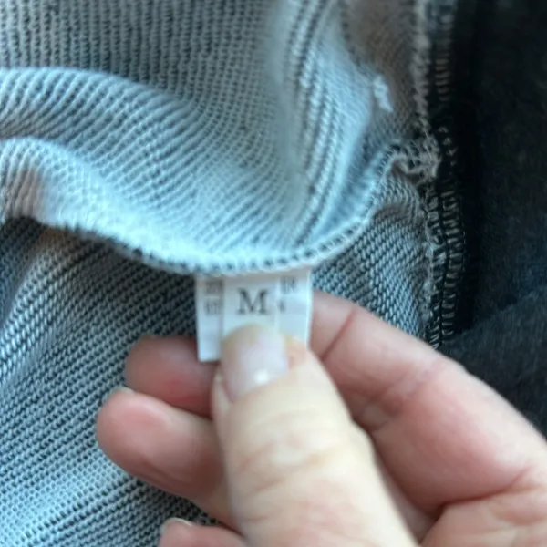 NWOT Dog Mom Sweatshirt Gray Size M - Image 8