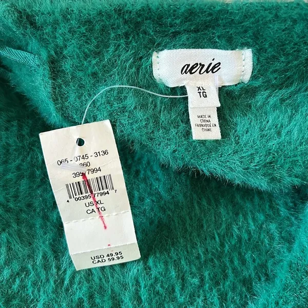 Aerie fluffy 4 ever reversible twist Green comfy cropped sweater L - Image 4