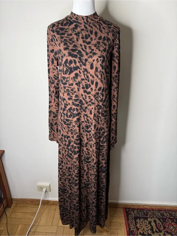Old Navy Mock Neck Leopard Maxi Dress NWT M - Image 2