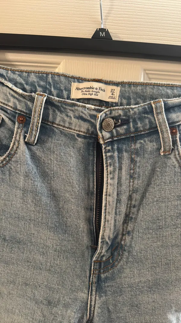 Abercrombie Ankle Straight Ultra High-Rise - Image 2