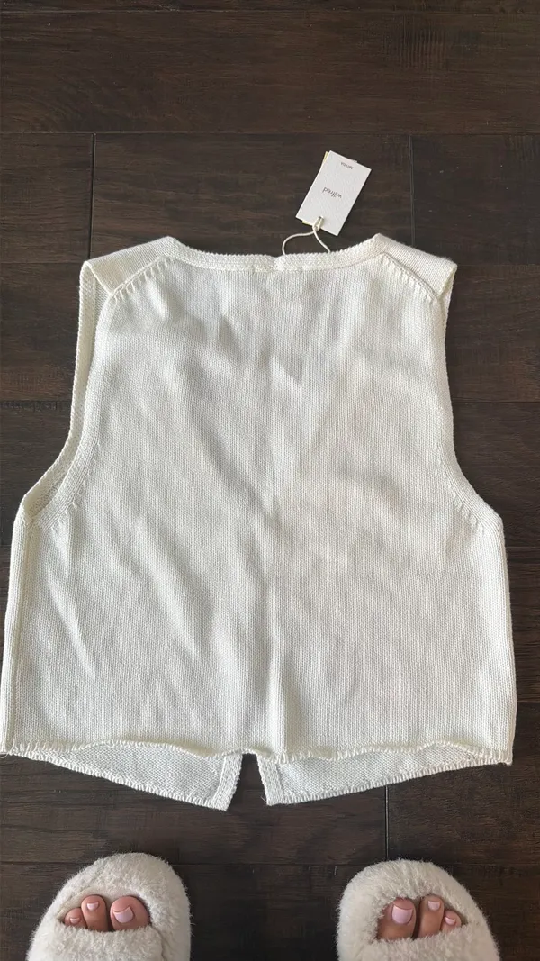 Aritzia Sweater Vest Wilfred Top - Image 3