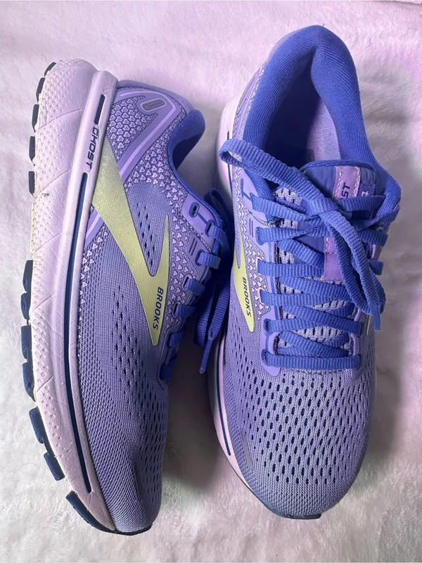 Brooks Ghost Women's Running Shoe - Lavender/Green - Image 5