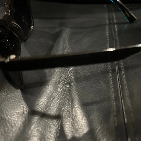 Stylish Black Sunglasses - Image 3