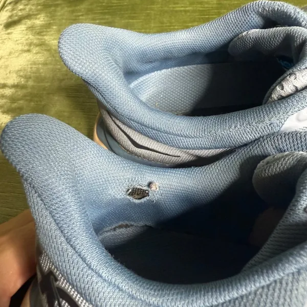 Hoka One One Arahi 5 Running Shoes Size 8.5 Womens Light Blue & White - Image 6