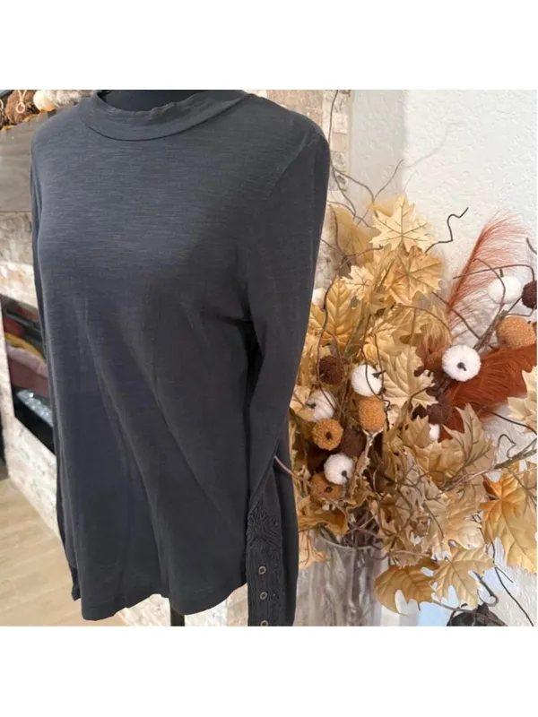 Free People grey long sleeve top with button details - Image 3