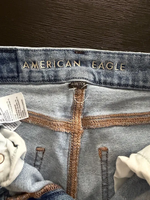American Eagle Ripped Jeans Mom - Image 5