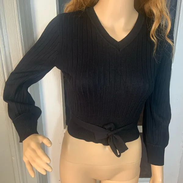 Black Crop top V Neck Shirt - Image 2