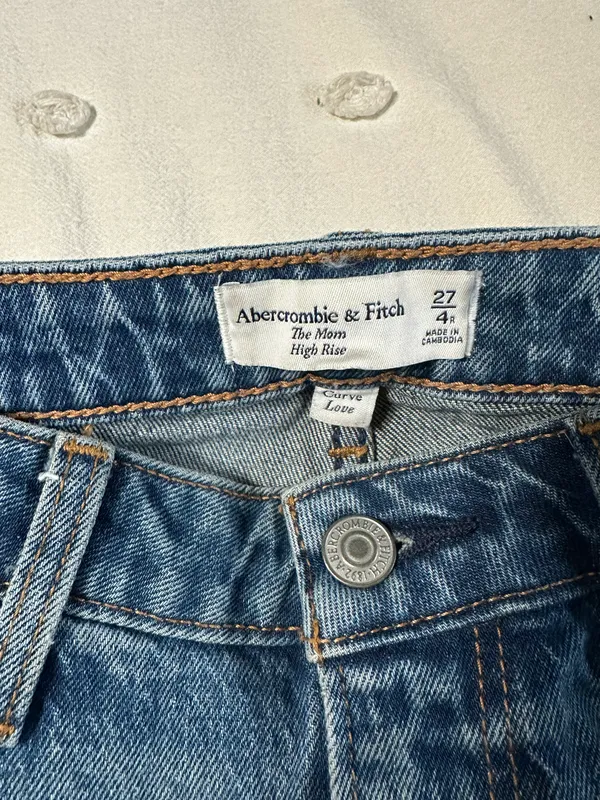 Abercrombie Curve Love Mom High Rise Jeans - Image 5