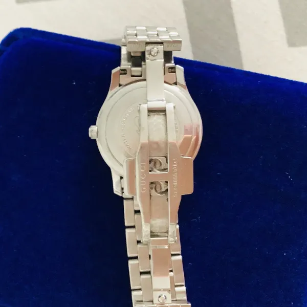 Ladies Gucci stainless steel watch 🔥 - Image 7
