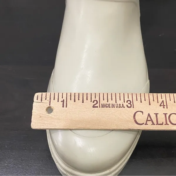 MICHAEL Michael Kors Beige Sand Textured Rubber Lugged Soles Rain Boots Size 8 - Image 11
