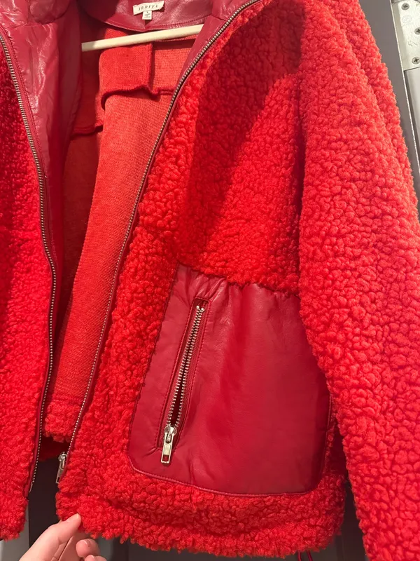 Red Zip - Image 3